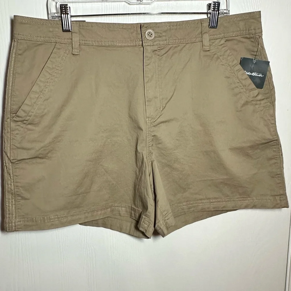Eddie Bauer Womens Aspire Chino Shorts in Light Khaki